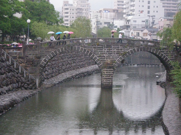 雨の眼鏡橋.JPG