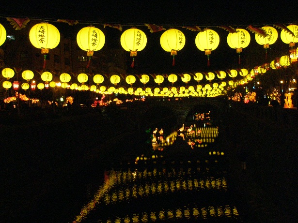 中華街前の川２.JPG