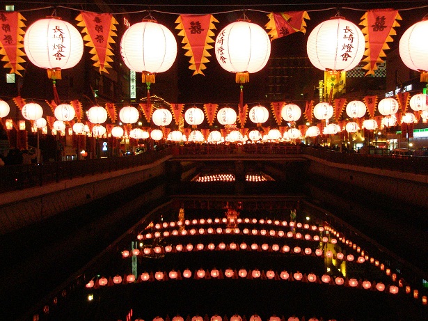 中華街前の川.JPG